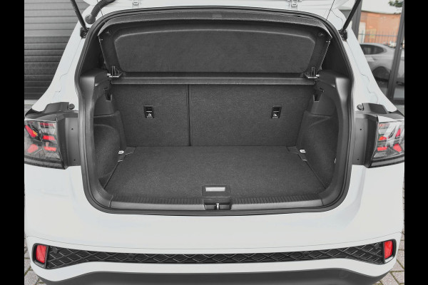 Volkswagen T-Cross 1.5 TSI R-Line Camera Navi Trekhaak Carplay