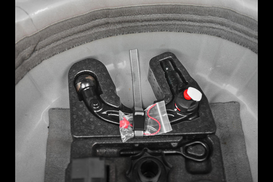 Volkswagen T-Cross 1.5 TSI R-Line Camera Navi Trekhaak Carplay
