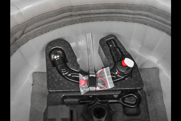 Volkswagen T-Cross 1.5 TSI R-Line Camera Navi Trekhaak Carplay