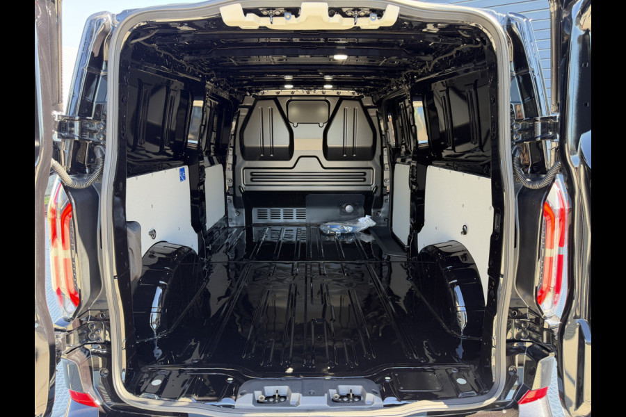 Ford E-Transit Cust. 340 L2H1 Limited 71 kWh 218 PK | 360 Camera | B&O Audio | Dode hoek | Direct leverbaar!!
