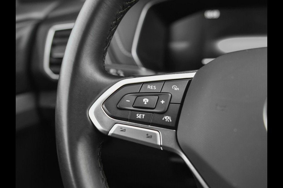 Volkswagen T-Cross 1.5 TSI R-Line Camera Navi Trekhaak Carplay