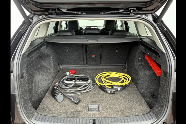 Škoda ENYAQ iV 80 First Edition Soh 92% Adap.Cruise Leer Memory Stoel/Stuurverw Camera Uitstraling!
