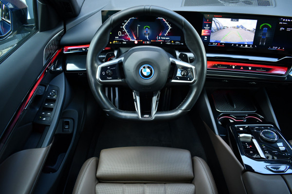 BMW 5 Serie 550e xDrive M-Sport Pro B&W Trekh Prof-onderstel 20inch