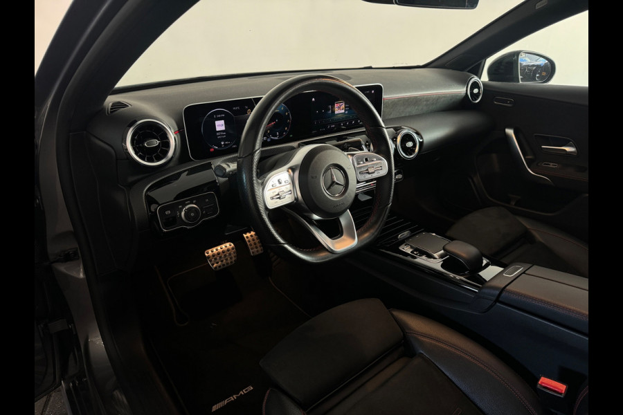 Mercedes-Benz A-Klasse 180 AMG Pano|Stoelverwarming|Camera|Lane Assist