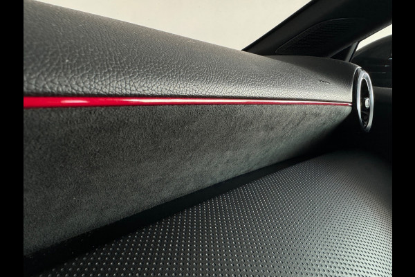 Mercedes-Benz A-Klasse 180 AMG Pano|Stoelverwarming|Camera|Lane Assist