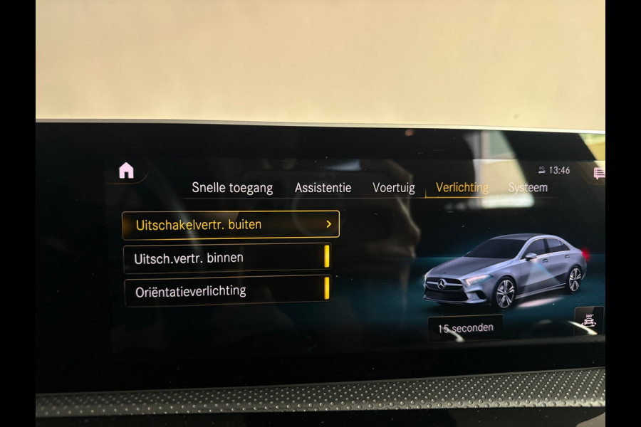 Mercedes-Benz A-Klasse 180 AMG Pano|Stoelverwarming|Camera|Lane Assist