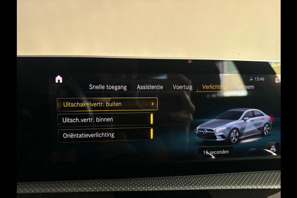 Mercedes-Benz A-Klasse 180 AMG Pano|Stoelverwarming|Camera|Lane Assist