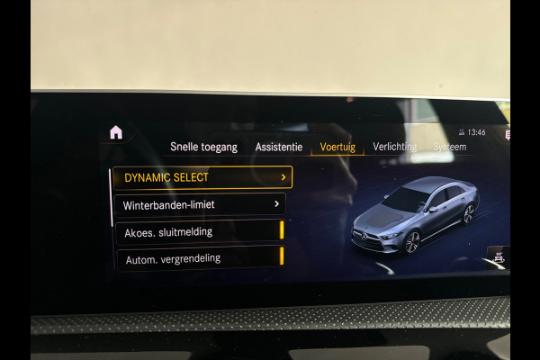 Mercedes-Benz A-Klasse 180 AMG Pano|Stoelverwarming|Camera|Lane Assist