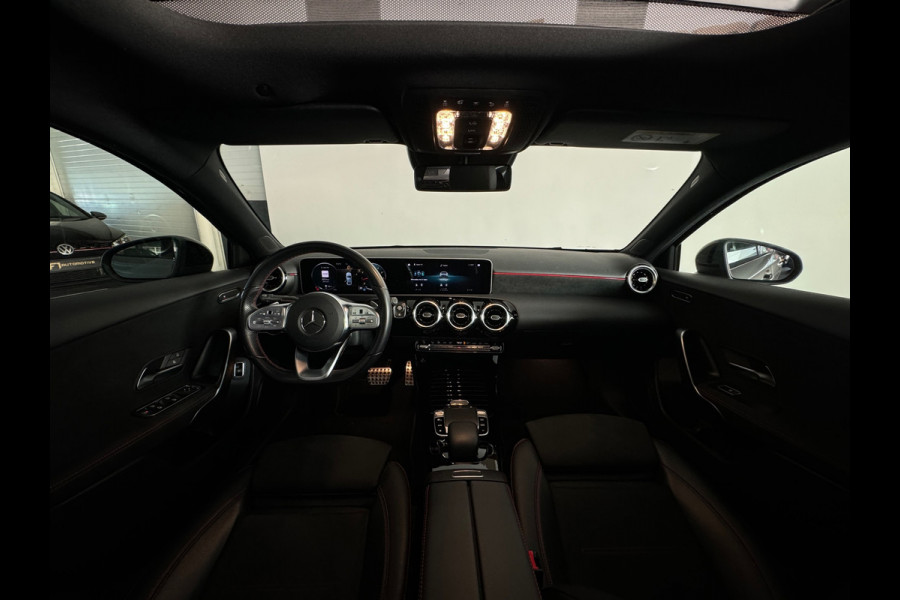 Mercedes-Benz A-Klasse 180 AMG Pano|Stoelverwarming|Camera|Lane Assist