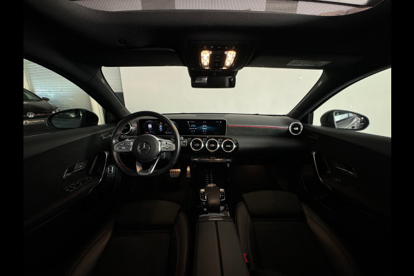 Mercedes-Benz A-Klasse 180 AMG Pano|Stoelverwarming|Camera|Lane Assist