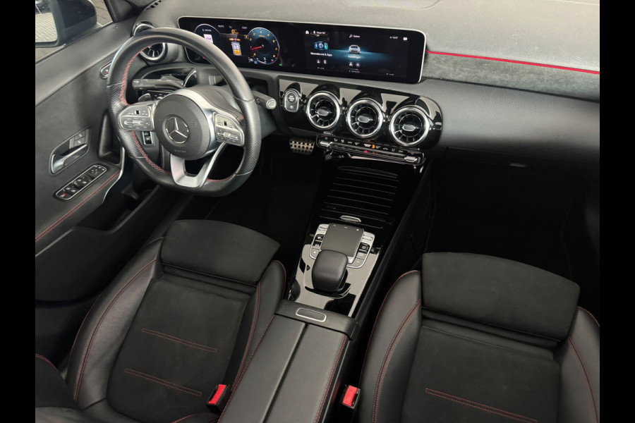 Mercedes-Benz A-Klasse 180 AMG Pano|Stoelverwarming|Camera|Lane Assist