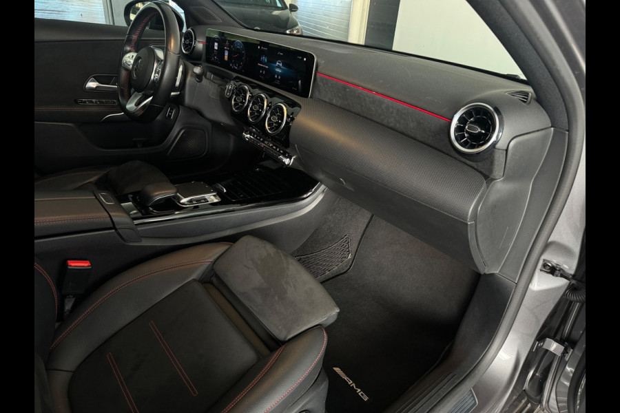 Mercedes-Benz A-Klasse 180 AMG Pano|Stoelverwarming|Camera|Lane Assist