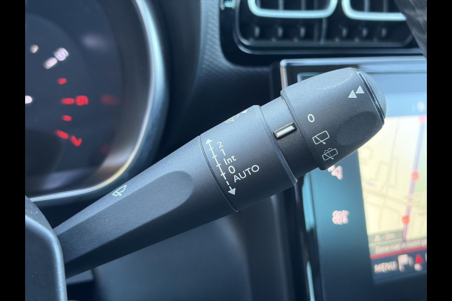 Citroën C3 Aircross 1.2 PureTech S&S Shine ✓D-riem vv in 2025✓Dealer Onderhouden✓Camera✓Trekhaak✓Keyless✓2e Eigenaar✓Draadloze telefoonlader✓Head-up Display✓Carplay✓Navi✓Clima✓Cruise✓Pdc V+A✓Rijstrooksensor✓Dodehoeksensor✓110pk✓17'' Lm velgen✓N.A.P✓Apk tot 01-2027