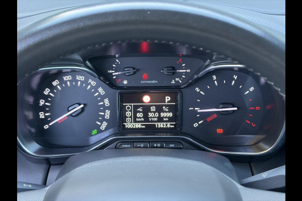 Citroën C3 Aircross 1.2 PureTech S&S Shine ✓D-riem vv in 2025✓Dealer Onderhouden✓Camera✓Trekhaak✓Keyless✓2e Eigenaar✓Draadloze telefoonlader✓Head-up Display✓Carplay✓Navi✓Clima✓Cruise✓Pdc V+A✓Rijstrooksensor✓Dodehoeksensor✓110pk✓17'' Lm velgen✓N.A.P✓Apk tot 01-2027