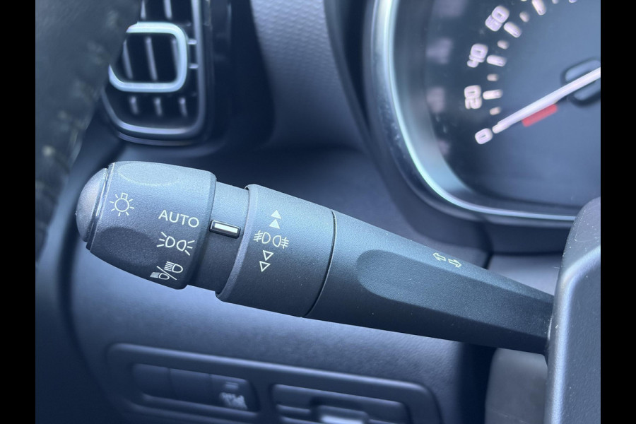 Citroën C3 Aircross 1.2 PureTech S&S Shine ✓D-riem vv in 2025✓Dealer Onderhouden✓Camera✓Trekhaak✓Keyless✓2e Eigenaar✓Draadloze telefoonlader✓Head-up Display✓Carplay✓Navi✓Clima✓Cruise✓Pdc V+A✓Rijstrooksensor✓Dodehoeksensor✓110pk✓17'' Lm velgen✓N.A.P✓Apk tot 01-2027