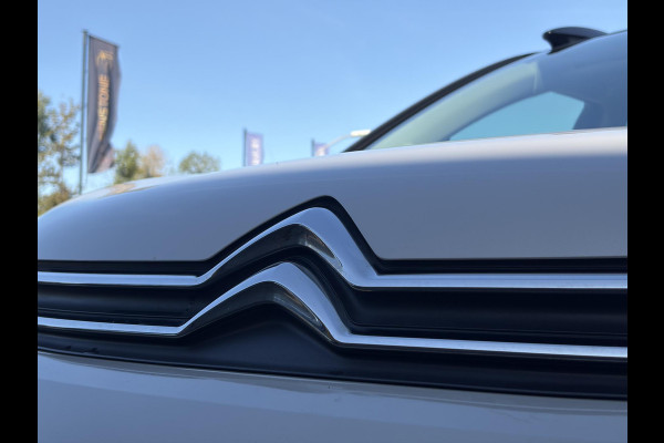 Citroën C3 Aircross 1.2 PureTech S&S Shine ✓D-riem vv in 2025✓Dealer Onderhouden✓Camera✓Trekhaak✓Keyless✓2e Eigenaar✓Draadloze telefoonlader✓Head-up Display✓Carplay✓Navi✓Clima✓Cruise✓Pdc V+A✓Rijstrooksensor✓Dodehoeksensor✓110pk✓17'' Lm velgen✓N.A.P✓Apk tot 01-2027