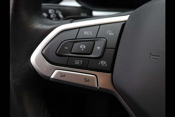 Volkswagen T-Roc TSI 150pk Life Business DSG/Automaat Camera | Adapt. Cruise | Navi | Parkeersens. v+a