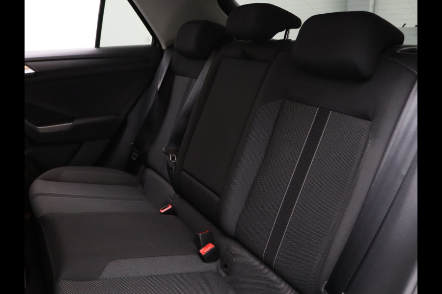 Volkswagen T-Roc TSI 150pk Life Business DSG/Automaat Camera | Adapt. Cruise | Navi | Parkeersens. v+a
