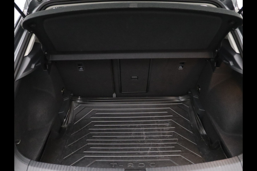 Volkswagen T-Roc TSI 150pk Life Business DSG/Automaat Camera | Adapt. Cruise | Navi | Parkeersens. v+a