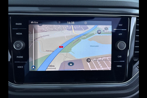 Volkswagen T-Roc 1.5 TSI Sport Business R 150 pk Automaat (DSG) | Navigatie | Panoromadak | Parkeersensoren | Achteruitrijcamera | Adaptieve Cruise Control | Stoelverwarming |