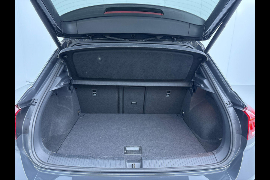 Volkswagen T-Roc 1.5 TSI Sport Business R 150 pk Automaat (DSG) | Navigatie | Panoromadak | Parkeersensoren | Achteruitrijcamera | Adaptieve Cruise Control | Stoelverwarming |