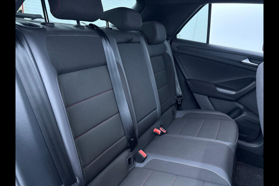 Volkswagen T-Roc 1.5 TSI Sport Business R 150 pk Automaat (DSG) | Navigatie | Panoromadak | Parkeersensoren | Achteruitrijcamera | Adaptieve Cruise Control | Stoelverwarming |