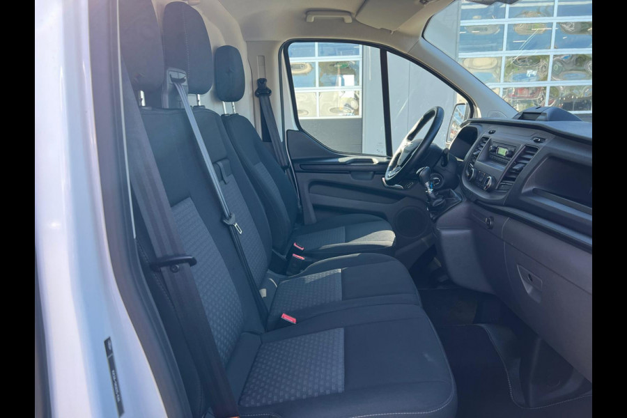 Ford Transit Custom 300 2.0 TDCI L2H1 Trend > Inrichting/Parkeersensoren voor en achter
