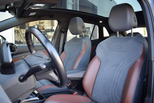 Volkswagen ID.4 First Max 77 kWh | Pano | HUD | 360 Cam. | Stuur- en Stoelverwarming