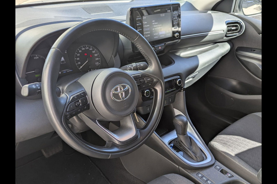 Toyota Yaris 1.5 Hybrid Active|Adaptive-Cruise|Stoelverwarming|Camera|Climate-Control|Navi|Dealer-onderhouden