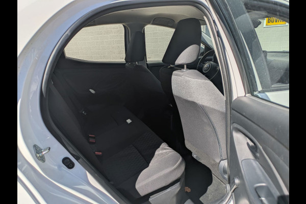 Toyota Yaris 1.5 Hybrid Active|Adaptive-Cruise|Stoelverwarming|Camera|Climate-Control|Navi|Dealer-onderhouden