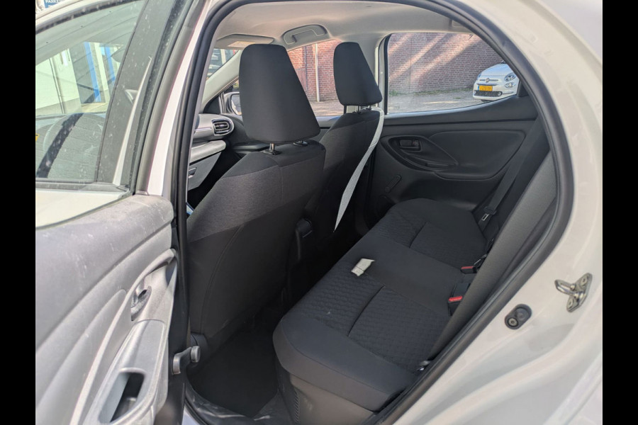 Toyota Yaris 1.5 Hybrid Active|Adaptive-Cruise|Stoelverwarming|Camera|Climate-Control|Navi|Dealer-onderhouden