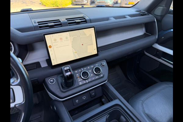 Land Rover Defender 110 2.0 P400e 110 S Trekhaak Panoramadak Meridian audio 20 inch velgen (BLACK) Luchtvering 3d camera adaptive cruise