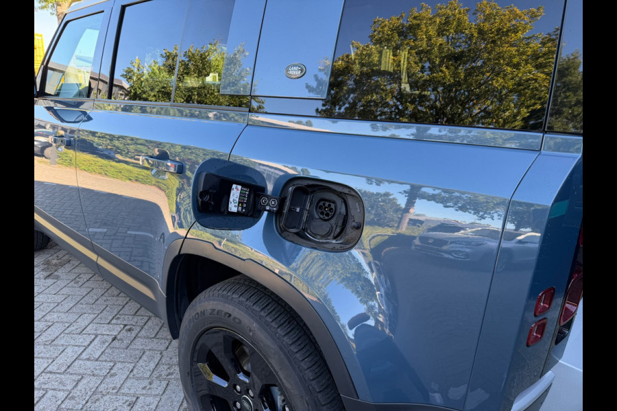 Land Rover Defender 110 2.0 P400e 110 S Trekhaak Panoramadak Meridian audio 20 inch velgen (BLACK) Luchtvering 3d camera adaptive cruise
