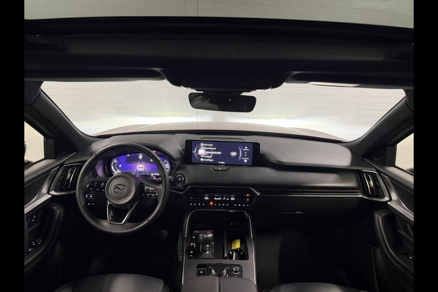 Mazda CX-60 2.5 e-SkyActiv PHEV Homura Plus Open dak | Adapt. Cruise | Stoelventilatie | Stuur-/Stoelverwarming | 360 camera | Head-up | Carplay | Bose sound | Memory
