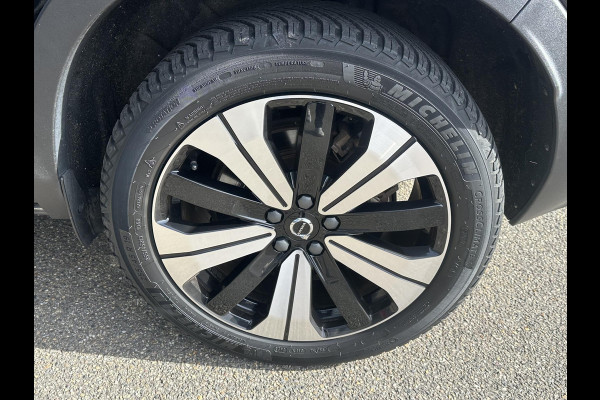 Volvo XC40 Recharge Plus 70 kWh VAN: € 32.900- VOOR: € 30.877,- UW HERFSTVOORDEEL: € 2.023-| SOH 92%|  ADAPTIVE CRUISE| ELEK. ACHTERKLEP| STOEL + STUURVERWARMING| DODE HOEK SENSOR|