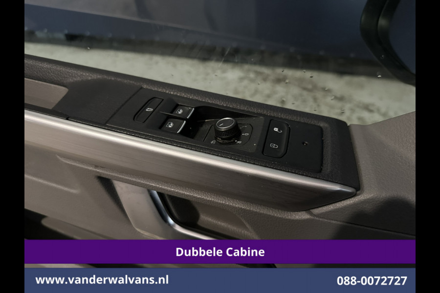 Volkswagen Transporter 2.0 TDI 150pk Automaat L2H1 BULLI Dubbele Cabine Euro6 Airco | 5-Zits | Camera | Navigatie | Apple Carplay LED, Android Auto, Adaptieve Cruisecontrol, LM Velgen, Leder, 2500kg Trekhaak, Parkeersensoren, Verwarmde voorruit