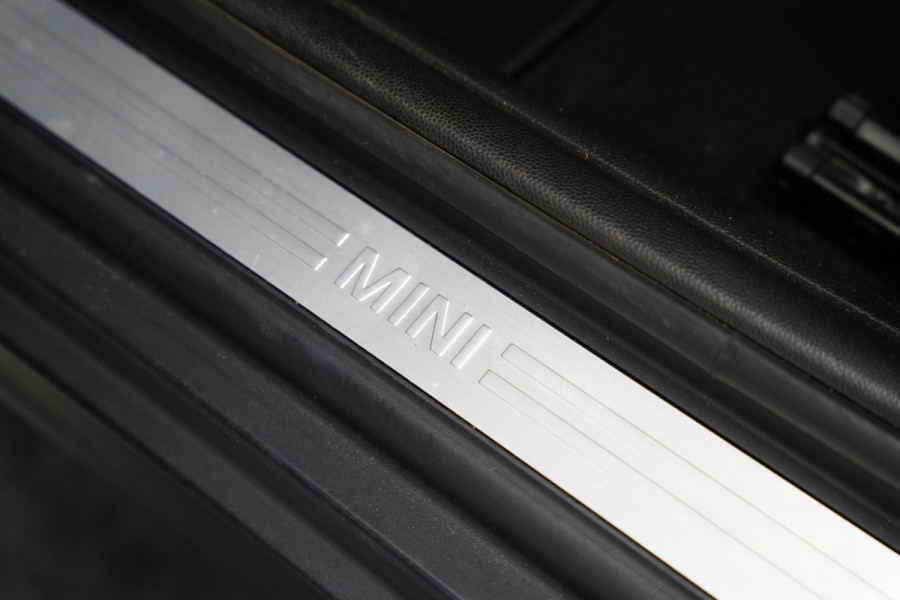 MINI 5-deurs 1.5 Cooper Chili Navigatie Full-led CruiseControl