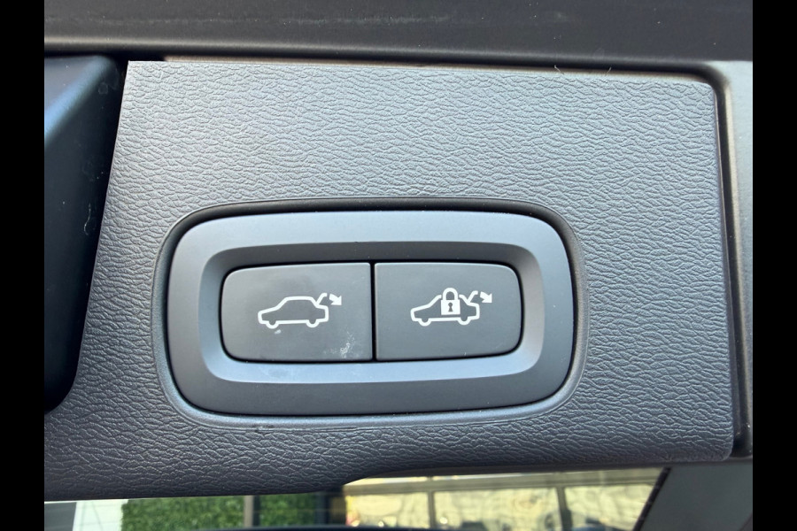Volvo XC60 2.0 T6 PHEV 350PK AWD Plus Black Edition | SOH 100% | Pano | H/K Sound | Memory | BTW