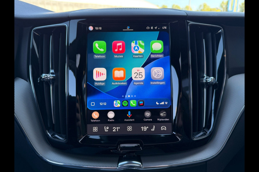 Volvo XC60 2.0 T6 PHEV 350PK AWD Plus Black Edition | SOH 100% | Pano | H/K Sound | Memory | BTW