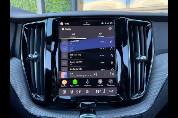 Volvo XC60 2.0 T6 PHEV 350PK AWD Plus Black Edition | SOH 100% | Pano | H/K Sound | Memory | BTW