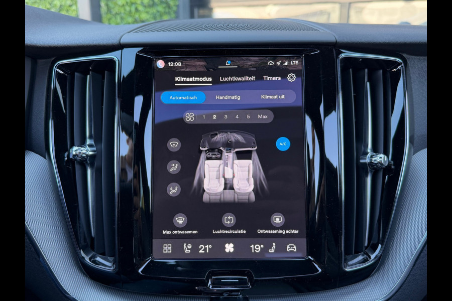 Volvo XC60 2.0 T6 PHEV 350PK AWD Plus Black Edition | SOH 100% | Pano | H/K Sound | Memory | BTW
