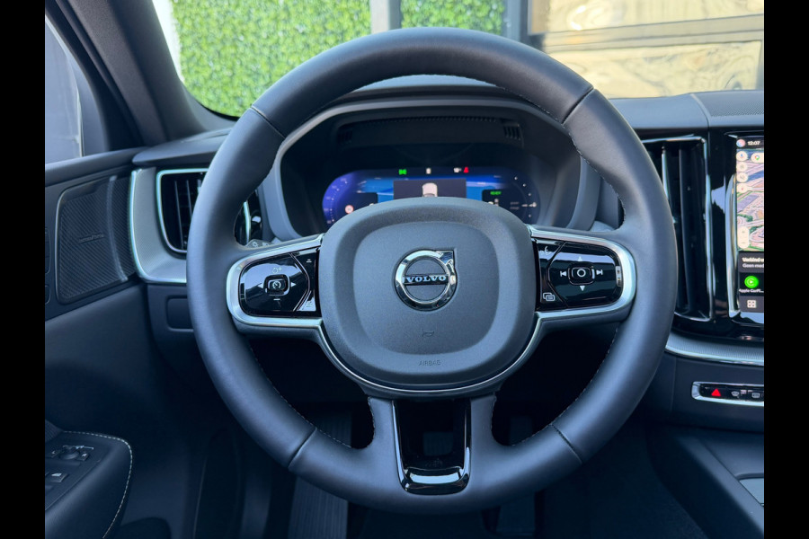 Volvo XC60 2.0 T6 PHEV 350PK AWD Plus Black Edition | SOH 100% | Pano | H/K Sound | Memory | BTW