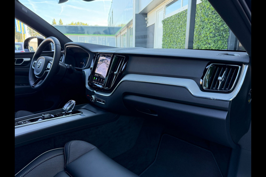 Volvo XC60 2.0 T6 PHEV 350PK AWD Plus Black Edition | SOH 100% | Pano | H/K Sound | Memory | BTW