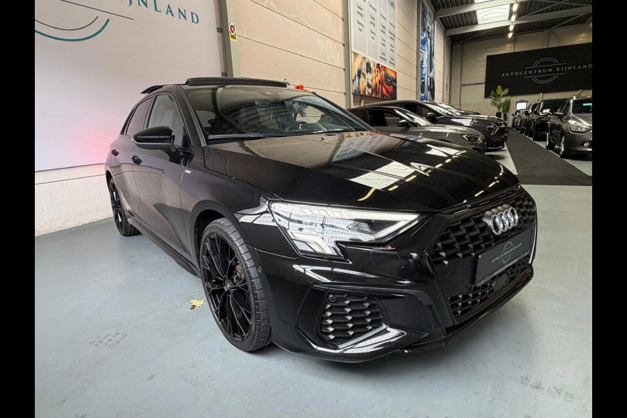 Audi A3 Sportback 40 TFSI e S-Line, Pano, Camera, carplay, Stoelverwarming, Elektrische achterklep,