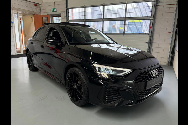 Audi A3 Sportback 40 TFSI e S-Line, Pano, Camera, carplay, Stoelverwarming, Elektrische achterklep,