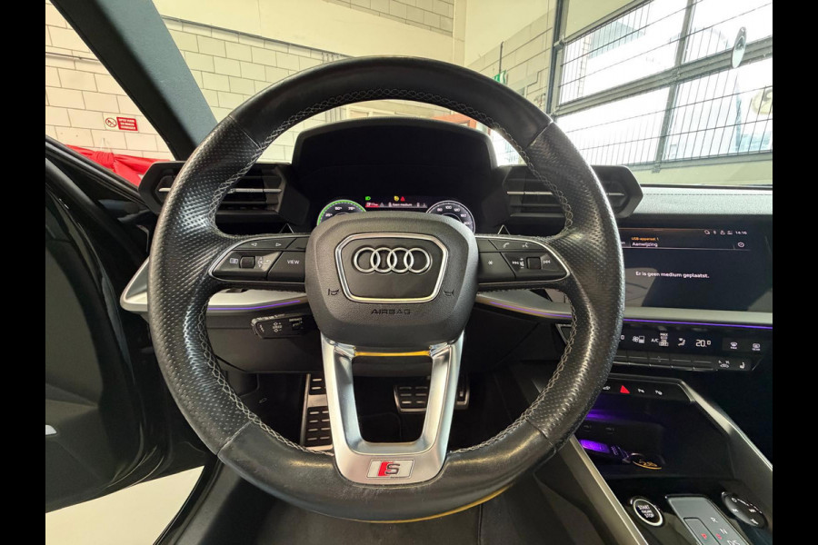 Audi A3 Sportback 40 TFSI e S-Line, Pano, Camera, carplay, Stoelverwarming, Elektrische achterklep,