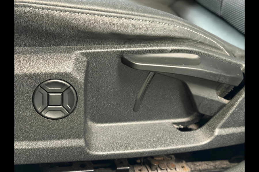 Audi A3 Sportback 40 TFSI e S-Line, Pano, Camera, carplay, Stoelverwarming, Elektrische achterklep,