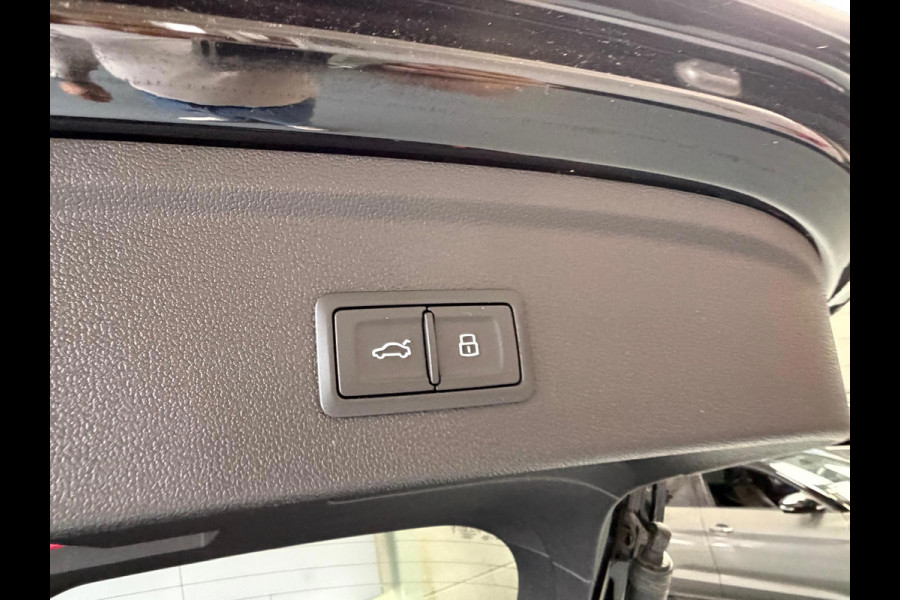 Audi A3 Sportback 40 TFSI e S-Line, Pano, Camera, carplay, Stoelverwarming, Elektrische achterklep,