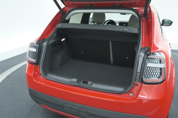 Fiat 600 1.2 Hybrid 110 La Prima | Elektrische Achterklep | Adaptieve Cruise Control | Dodehoekdetectie | Camera