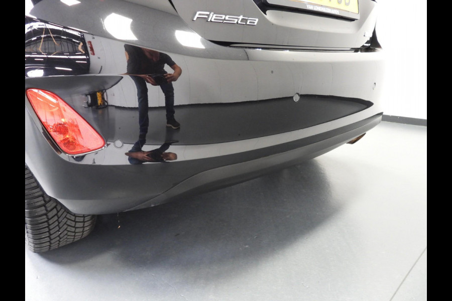 Ford Fiesta 1.0 EcoBoost Hybrid Titanium NAVI/CLIMA/LED/PDC/15"LMV!